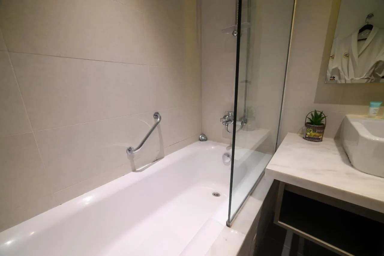 Damac Prive Exquisite Luxurious Studio Apartment By Central Cove Holiday Homes Dubai United Arab Emirates